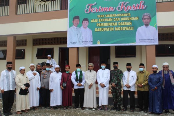 meresmikan gedung asrama santri Pondok Pesantren (Ponpes) Masjid Tua Al Fatah Bungku yang terletak di Desa Matansala, Kecamatan Bungku Tengah pada Minggu (16/01/2022)