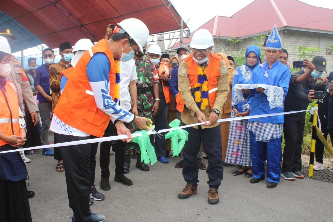 Pemkab Morowali Resmikan Jalan Lingkar Kecamatan Menui Kepulauan