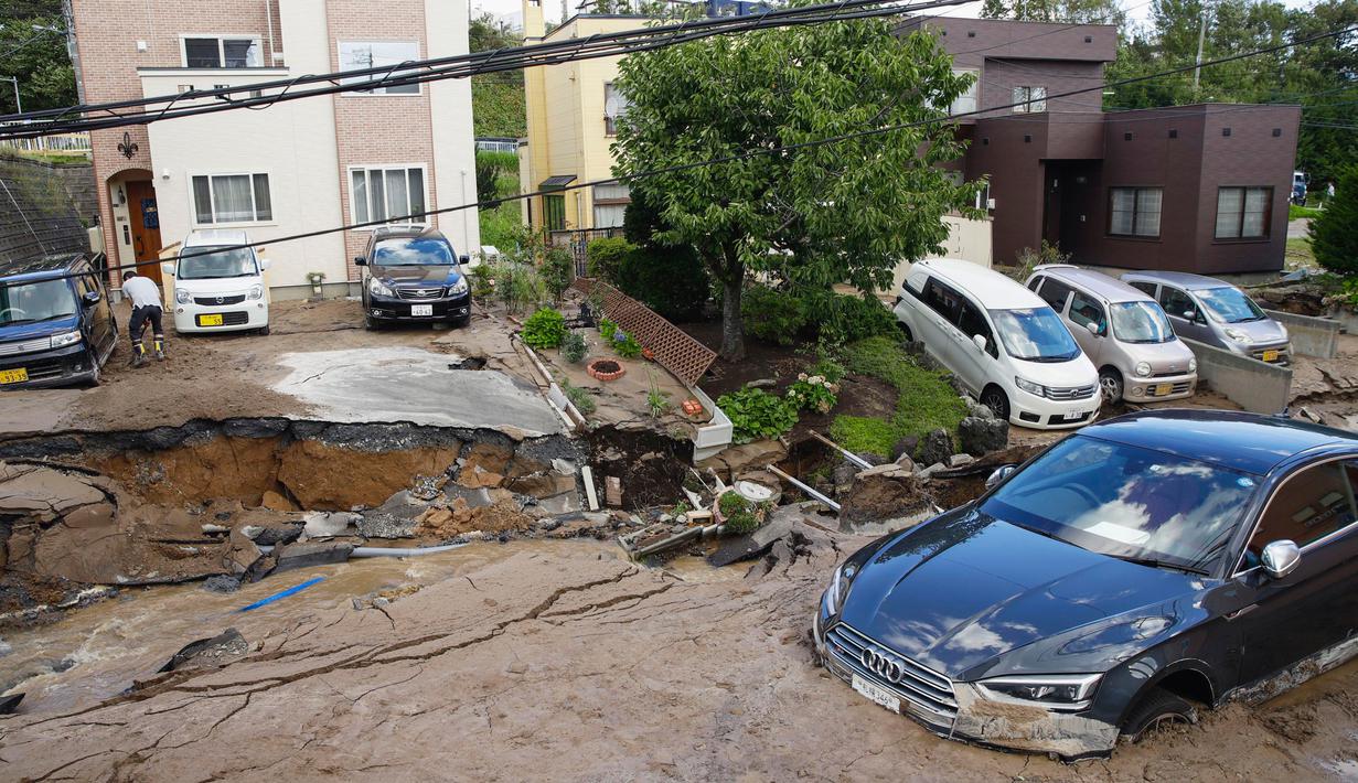 Jepang Dilanda Gempa Magnitudo 7,3, Peringatan Tsunami Diberlakukan