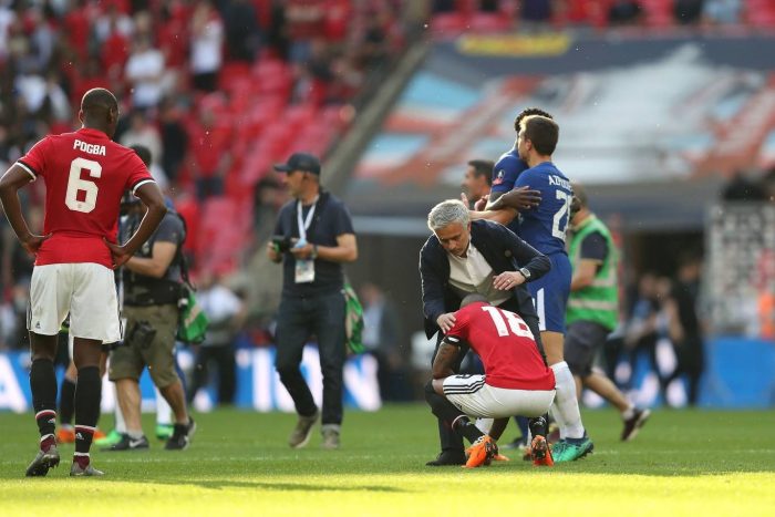 Mourinho, Pogba, dan Ashley Young pasca kalah dari Chelsea di final FA Cup