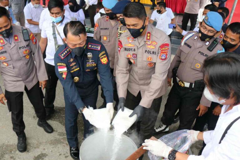 Polda Sulteng Musnahkan 29 Kilogram Sabu