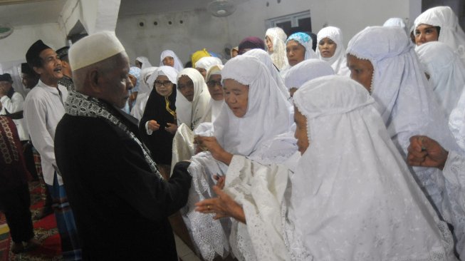 Tak Ikut Pemerintah, Jemaah Naqsabandiyah Gelar Salat Tarawih Lebih Awal