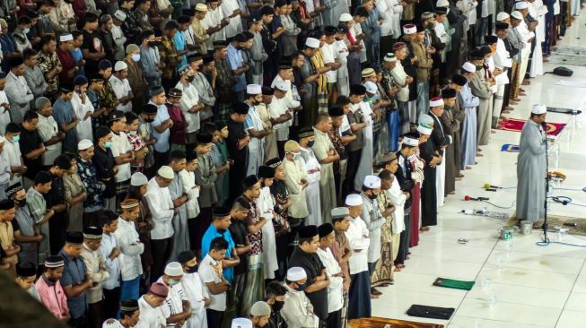 Tradisi salat tarawih di Indonesia