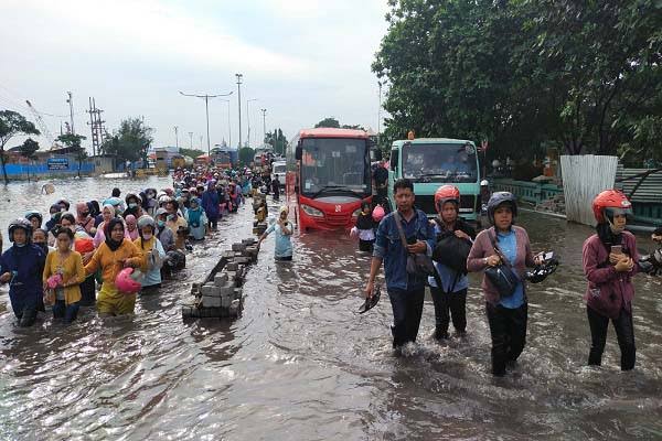 Banjir Rob Menerjang Pantai Utara Pulau Jawa. Foto: BPBD Kota Semarang