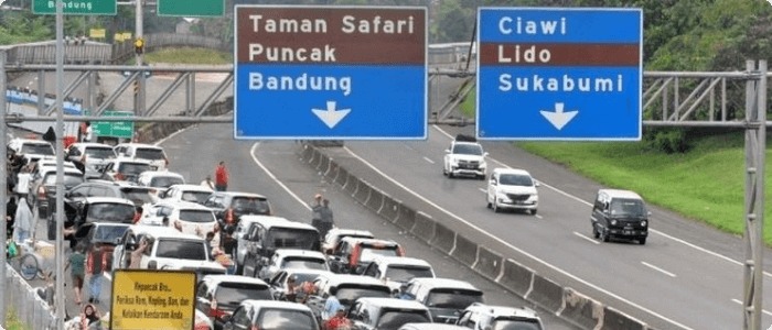 Kenali Perbedaan Warna Palang yang Ada di Jalan Tol