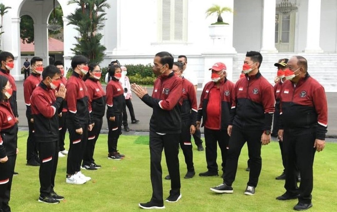 Presiden Joko Widodo melepas kontigen Indonesia yang nantinya akan berlaga di SEA Games ke 31 di Vietnam yang dimulai tanggal 12-13 Mei 2022 mendatang di Istana Presiden.