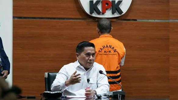 KPK Tahan Tersangka Dugaan Korupsi Pengadaan Pupuk Hayati. Foto: kpk.go.id