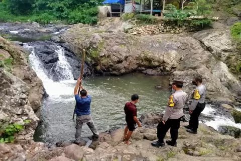 curug suakan bogor