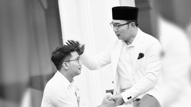 Ridwan Kamil bersama putra sulungnya Emmeril Khan Mumtadz. Foto: istimewa