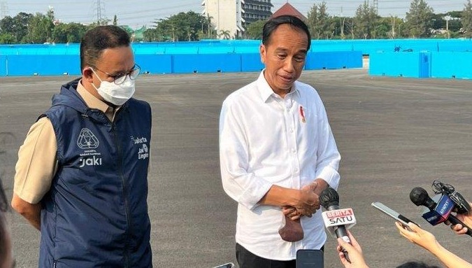 Presiden Jokowi bersama Gubernur Anies Baswedan di Sirkuit Formula E. Foto: istimewa