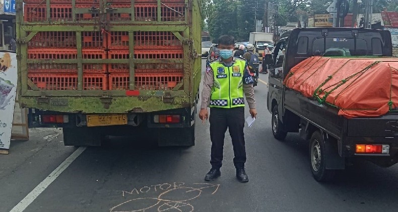 Kanit Gakkum Satlantas Polres Bogor, Ipda Angga Nugraha, membenarkan peristiwa tersebut yang menyebut lokasi kejadian tepatnya berada di Turunan Selarong, Desa Cipayung Datar, Kecamatan Megamendung, Kabupaten Bogor, sekitar pukul 11.45 WIB.