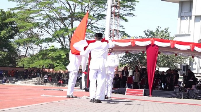 Upacara HUT RI di Solo, Bendera Gagal Berkibar karena Pengait Patah