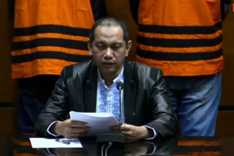 Komisi Pemberantasan Korupsi (KPK) menetapkan Rektor Universitas Lampung (Unila) Karomani (KRM) sebagai tersangka suap penerimaan calon mahasiswa baru di Unila tahun 2022.