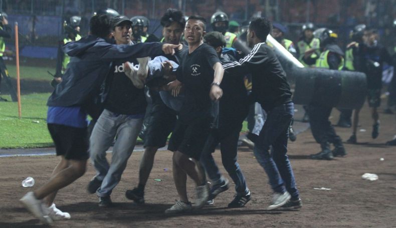 Memalukan, Kerusuhan Pertandingan Arema vs Persebaya Jadi Perhatian Dunia