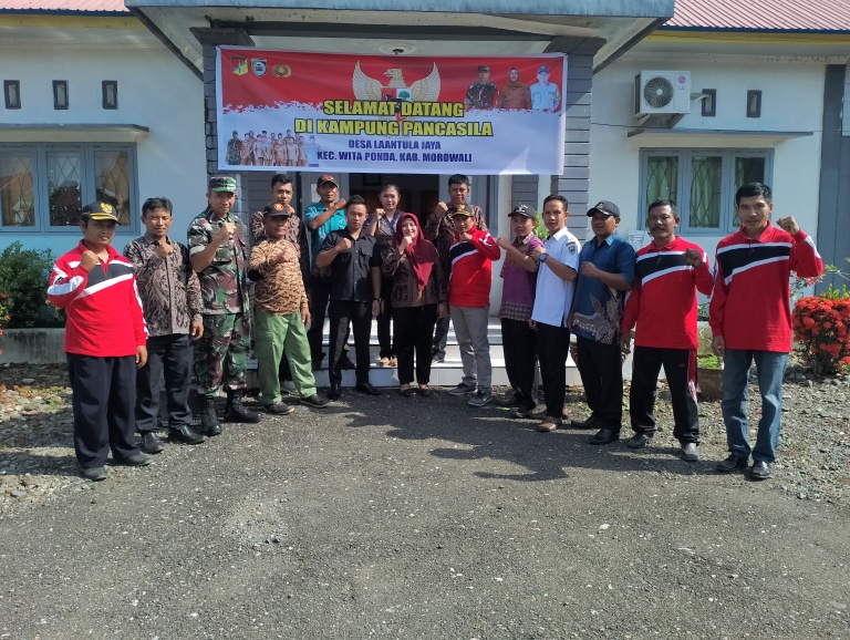 Babinsa Desa Lantula Jaya, Kecamatan Witaponda, Kabupaten Morowali Serma Yonny Wungow baru saja melaksanakan kegiatan Komunikasi Sosial( KOMSOS) bersama warga Desa Lantujaya di Kantor Desa LantulaJaya .Jumat(4/11/2022).