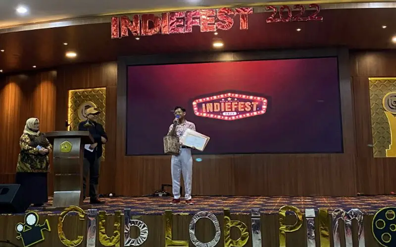 Dalam Gelaran Indiefest 2022 Unpak, SMAN 2 Semarang Berhasil Memboyong Piala Film Terbaik