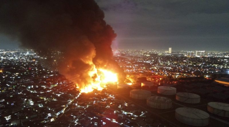 Depo Pertamina Plumpang, Jakarta Utara mengalami kebakaran.