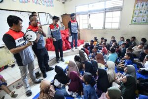 Pertamina Peduli Gelar Trauma Healing untuk Anak Korban Banjir Bandang Agam