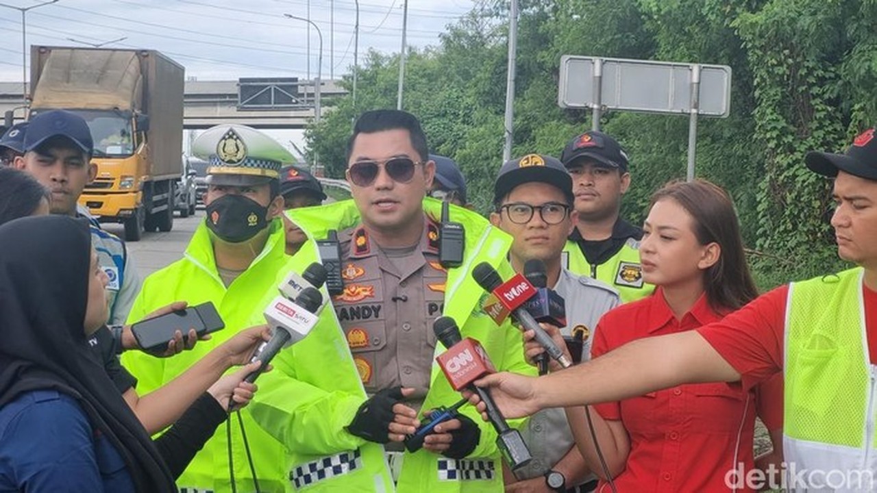 Polisi Batasi Truk Sumbu Tiga di Tol Cikampek Selama Nataru, Kecuali Logistik Esensial