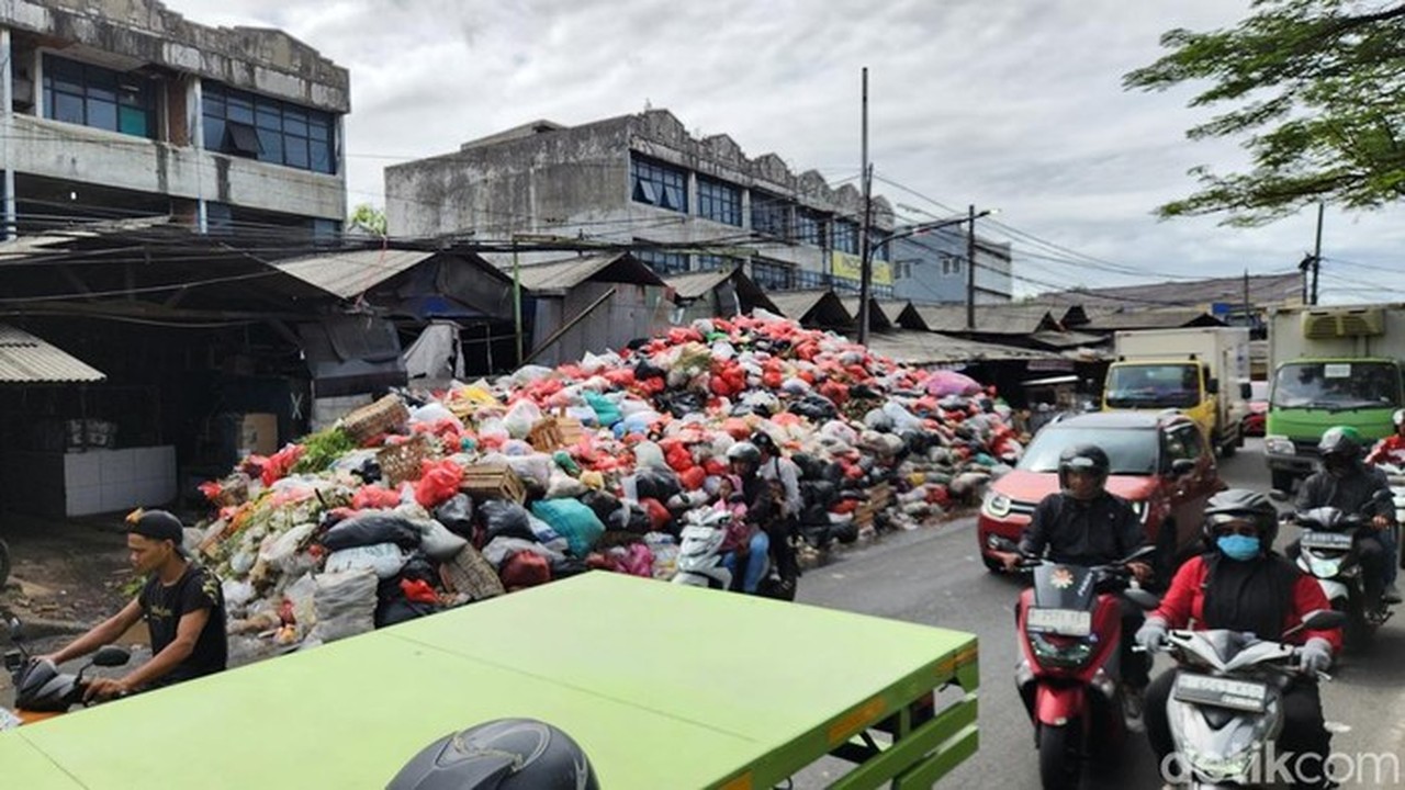 Gunungan Sampah di Tangsel Bikin Warga Gerah, Walkot Benyamin Gandeng Bogor dan Serang Gunungan Sampah di Tangsel Bikin Warga Gerah, Walkot Benyamin Gandeng Bogor dan Serang