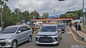 One Way Puncak Bogor ke Jakarta Diberlakukan Siang Ini, Prioritaskan Wisatawan Pulang