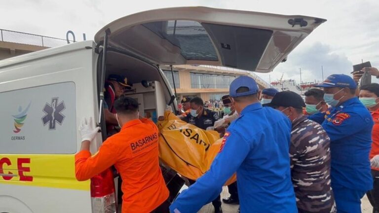Satu Jenazah Korban Kapal Tenggelam di Labuan Bajo Ditemukan, Pencarian Lanjut Satu Jenazah Korban Kapal Tenggelam di Labuan Bajo Ditemukan, Pencarian Lanjut