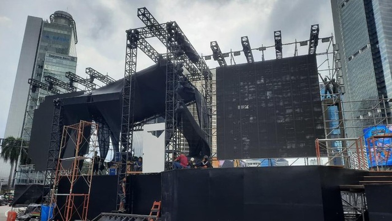 Panggung Perayaan Tahun Baru 2026 di Bundaran HI Mulai Didirikan, Tanpa Kembang Api