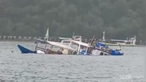 Kapal Pinisi Dewi Anjani Tenggelam di Labuan Bajo Akibat ABK Terlelap Tanpa Pompa Air