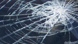 Minibus Berpenumpang 12 Orang Terjun ke Jurang di Tasikmalaya, Semua Selamat